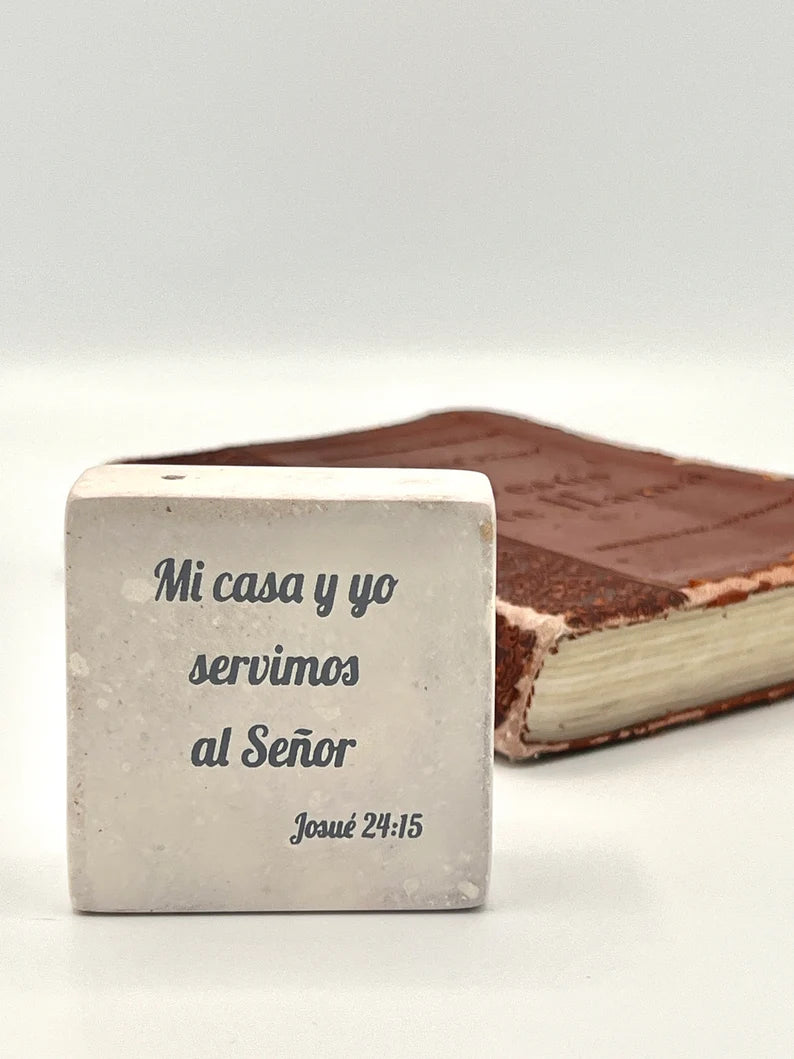 Hand-Carved Soapstone Scripture 3" by 3" - Bible Verse Josué 24:15 - Español