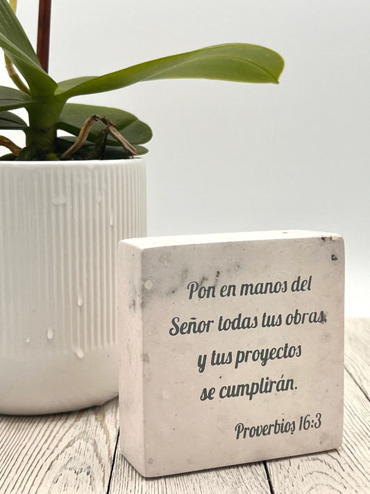 Hand-Carved Soapstone Scripture 3" by 3" - Bible Verse Proverbios 16:3 - Español