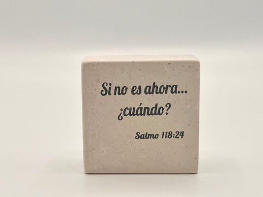 Hand-Carved Soapstone Scripture 2" by 2" - Bible Verse Salmos 118:24 - Español