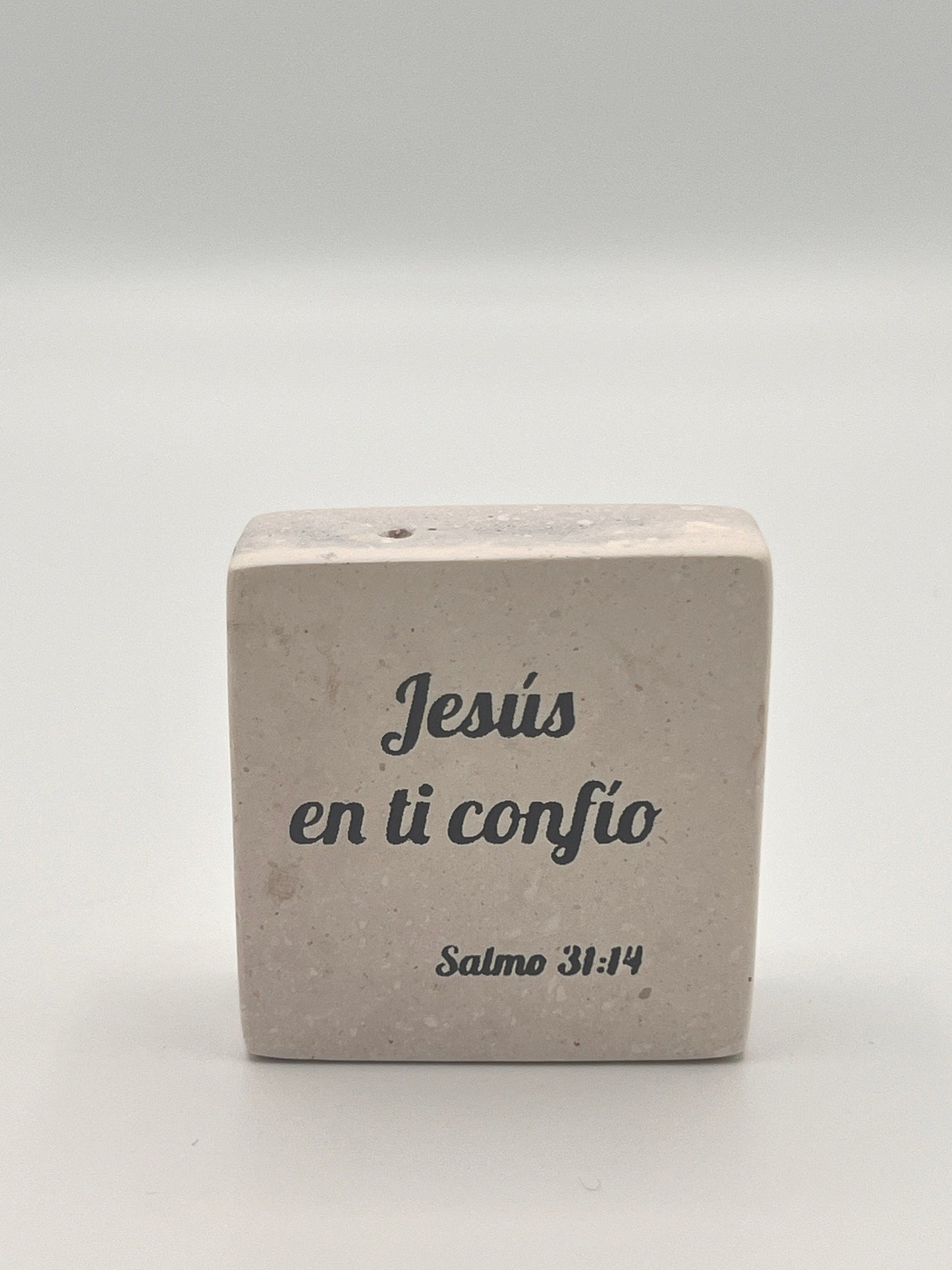 Hand-Carved Soapstone Scripture 2" by 2" - Bible Verse Salmos 31:14 - Español