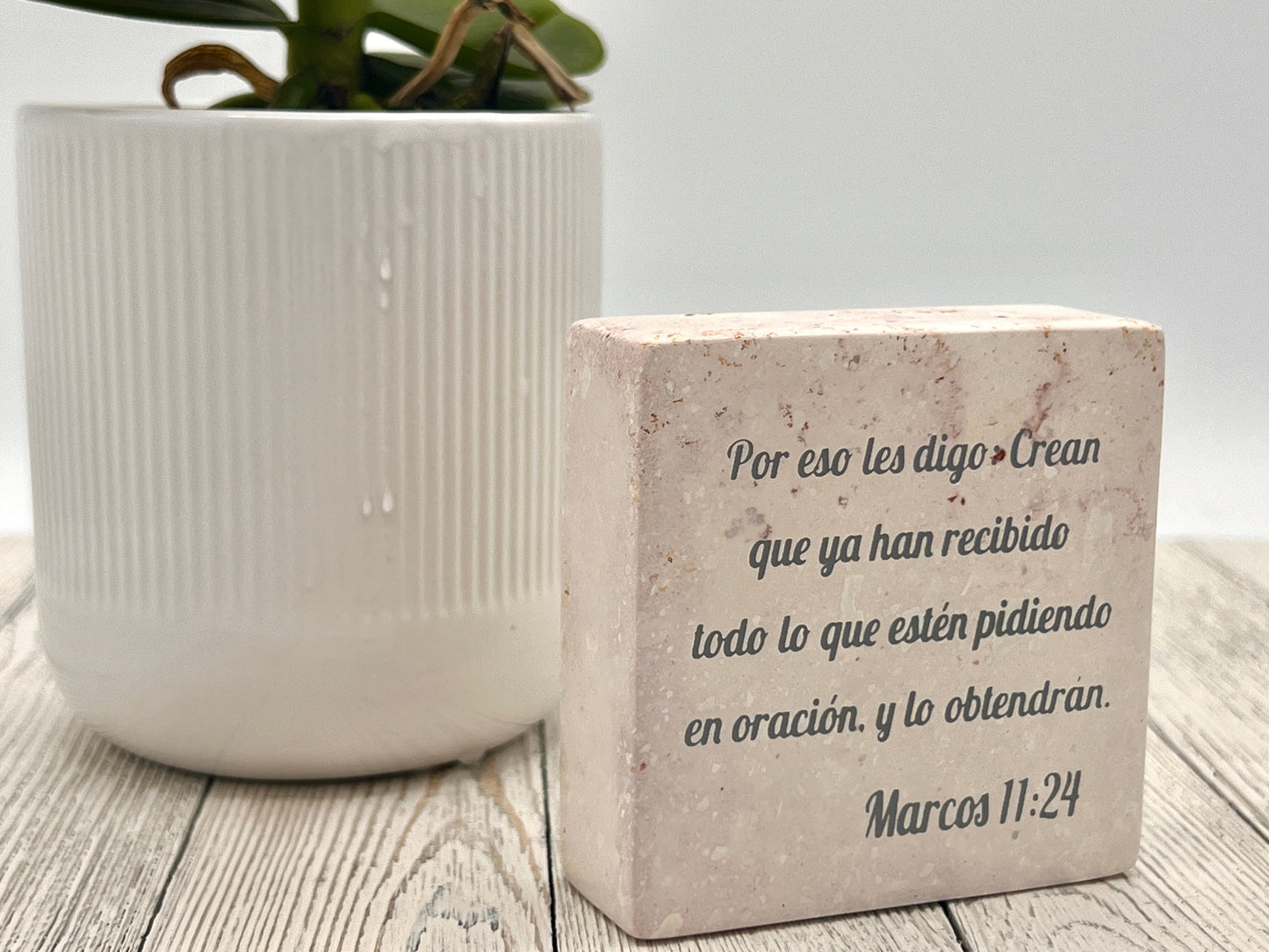 Hand-Carved Soapstone Scripture 3" by 3" - Bible Verse Marcos 11:24 - Español