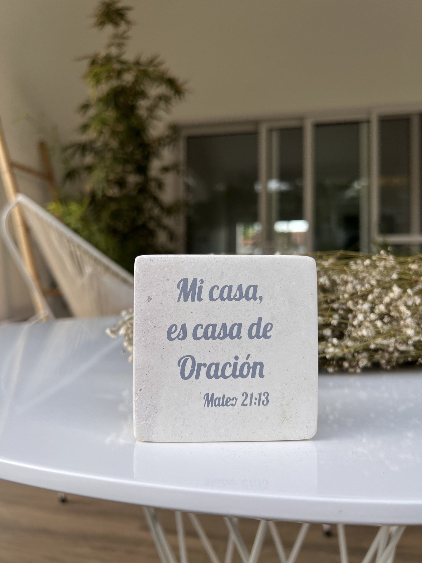 Hand-Carved Soapstone Scripture 3" by 3" - Bible Verse Mateo 21:13 - Español