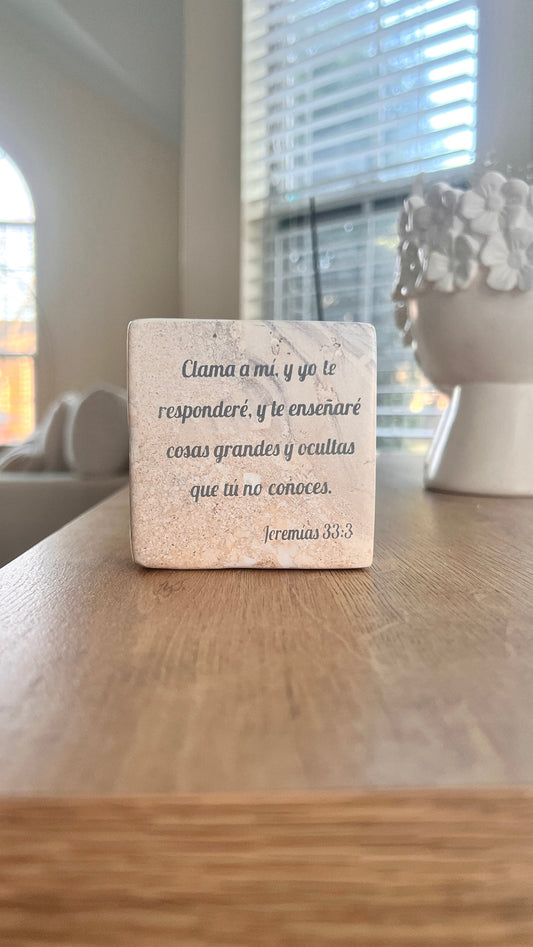 Hand-Carved Soapstone Scripture 3" by 3" - Bible Verse Jeremias 33:3 - Español