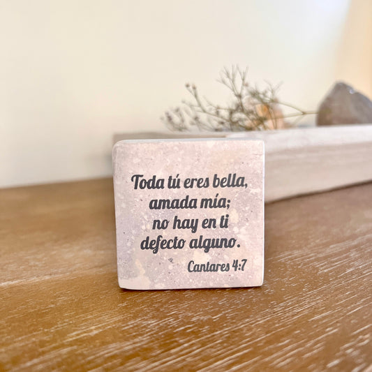 Hand-Carved Soapstone Scripture 3" by 3" - Bible Verse Cantares 4:7 - Español